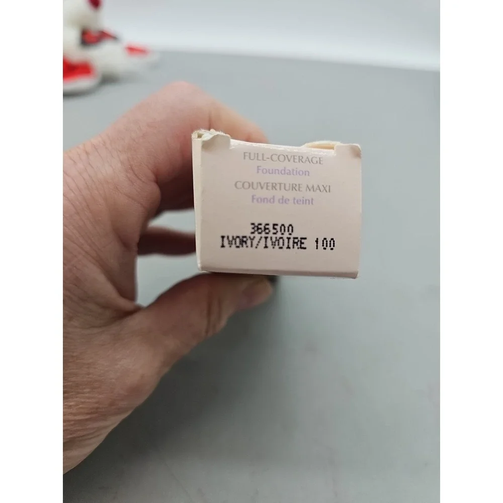Mary Kay Full Coverage Foundation 1 fl oz NEW, in‎ box